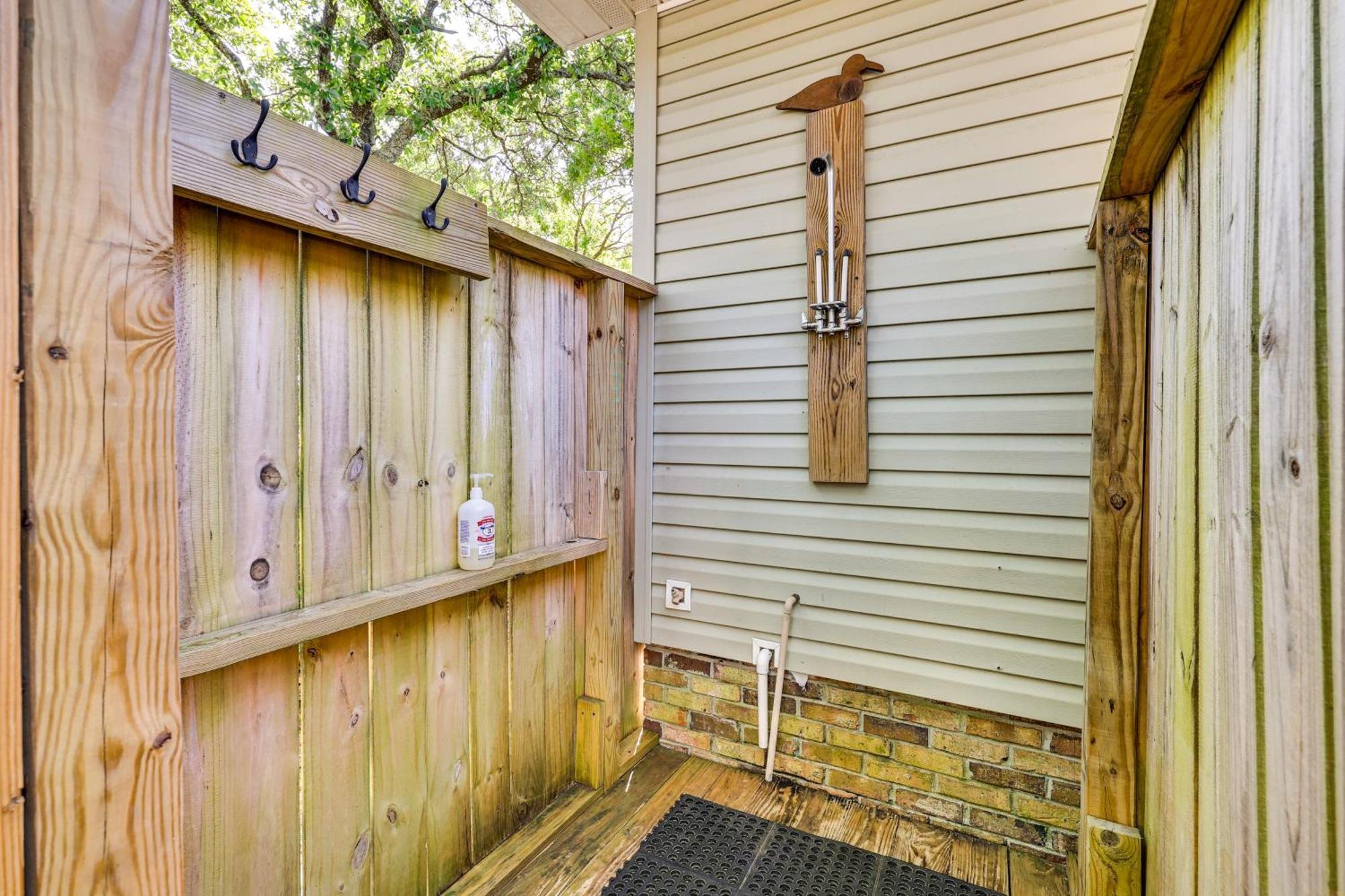 Oak Island Cottage Minutes To Long Beach! Екстер'єр фото